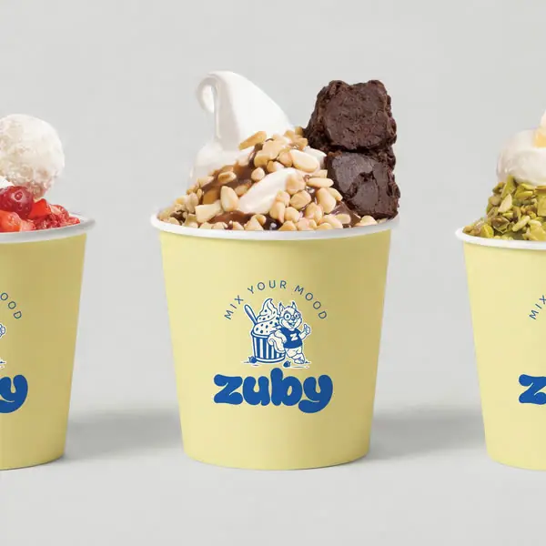 Sarı Zuby bardaklarında üç soft-serve